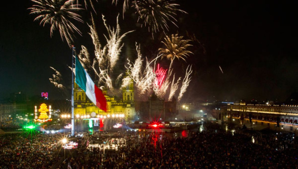 Cada año los mexicanos celebran su independencia con mucho colorido Cada año los mexicanos celebran su independencia con mucho colorido
