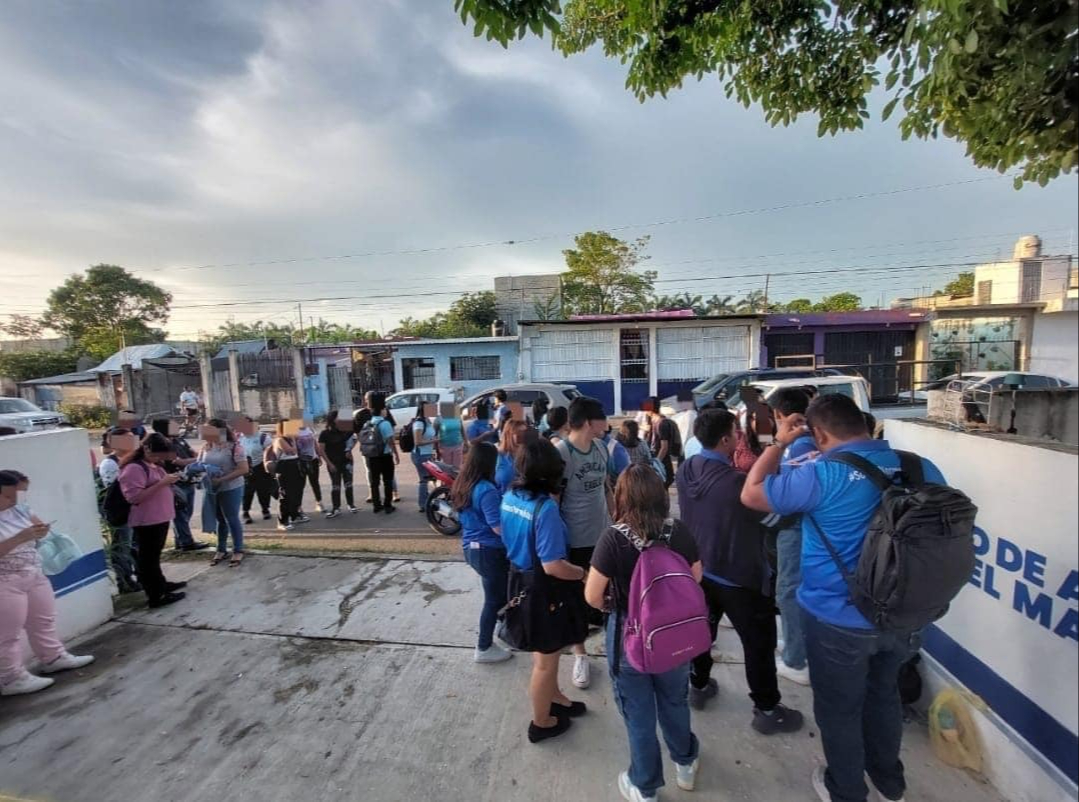 Estudiantes del CAM Chetumal toman las instalaciones Estudiantes del CAM Chetumal toman las instalaciones