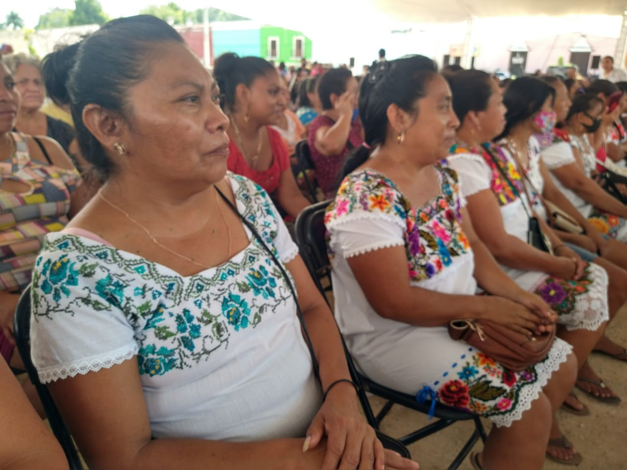 Más de 253 mil personas del sexo femenino utilizan la lengua autóctona en Yucatán