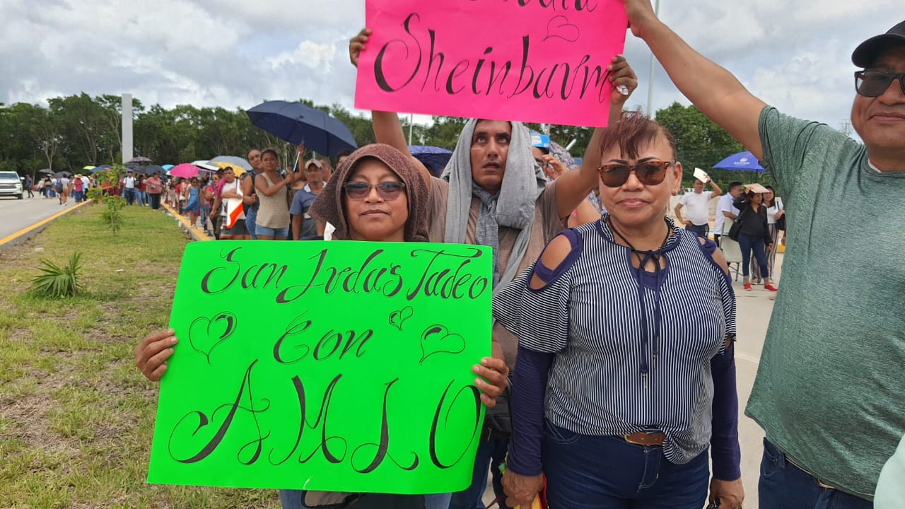 Familias se reúnen orgullosos dando fin a un largo proceso de espera de casi 30 años Familias se reúnen orgullosos dando fin a un largo proceso de espera de casi 30 años