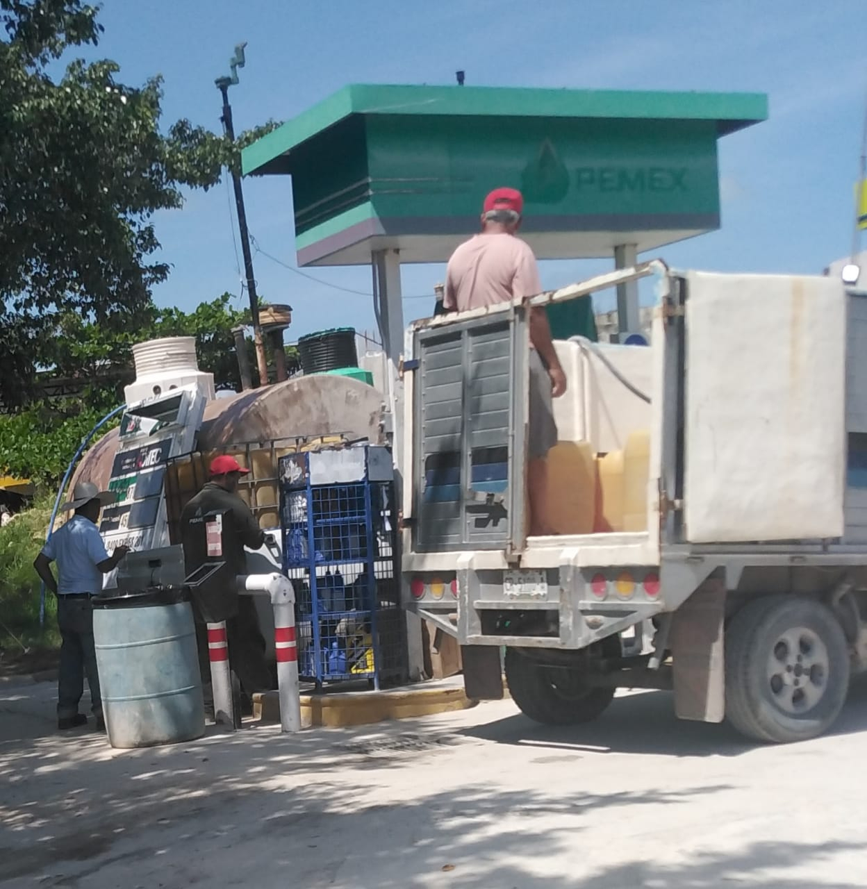 Sabancuy ha crecido y recibe muchos visitantes que necesitan cargar gasolina Sabancuy ha crecido y recibe muchos visitantes que necesitan cargar gasolina