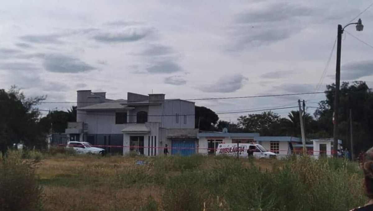 Uno de los hombres falleció en un terreno baldío, en Tecamachalco Uno de los hombres falleció en un terreno baldío, en Tecamachalco