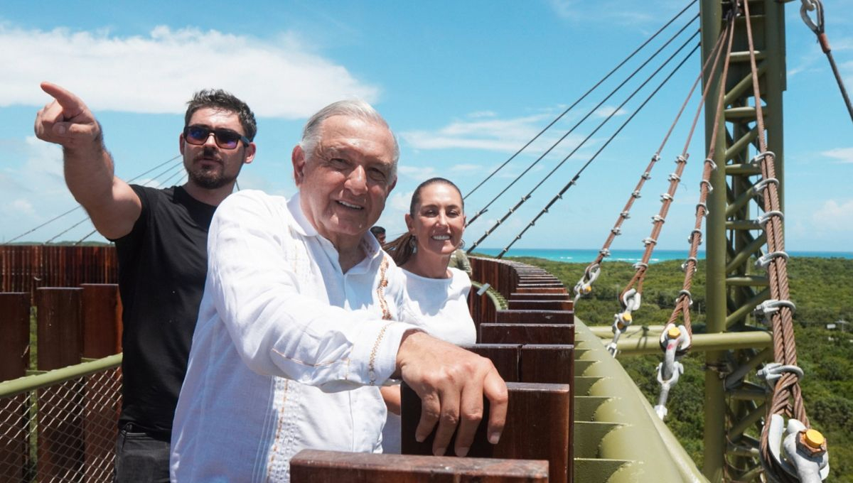 Andrés Manuel López Obrador y Claudia Sheinbaum durante su vista a Quintana Roo Andrés Manuel López Obrador y Claudia Sheinbaum durante su vista a Quintana Roo