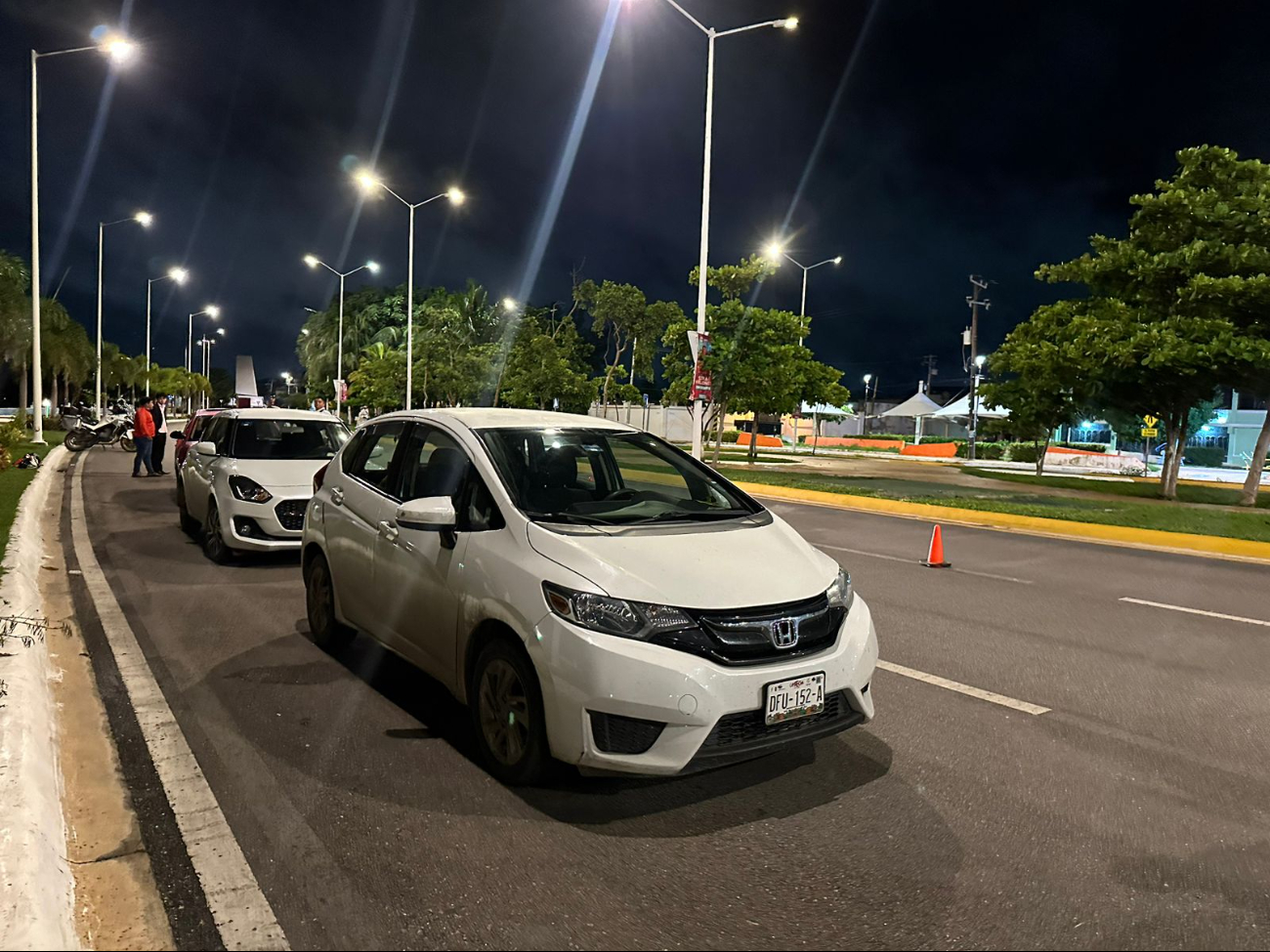 Cinco personas fueron detenidas y once vehículos asegurados en un operativo de alcoholimetría en el malecón de la ciudad. Cinco personas fueron detenidas y once vehículos asegurados en un operativo de alcoholimetría en el malecón de la ciudad.