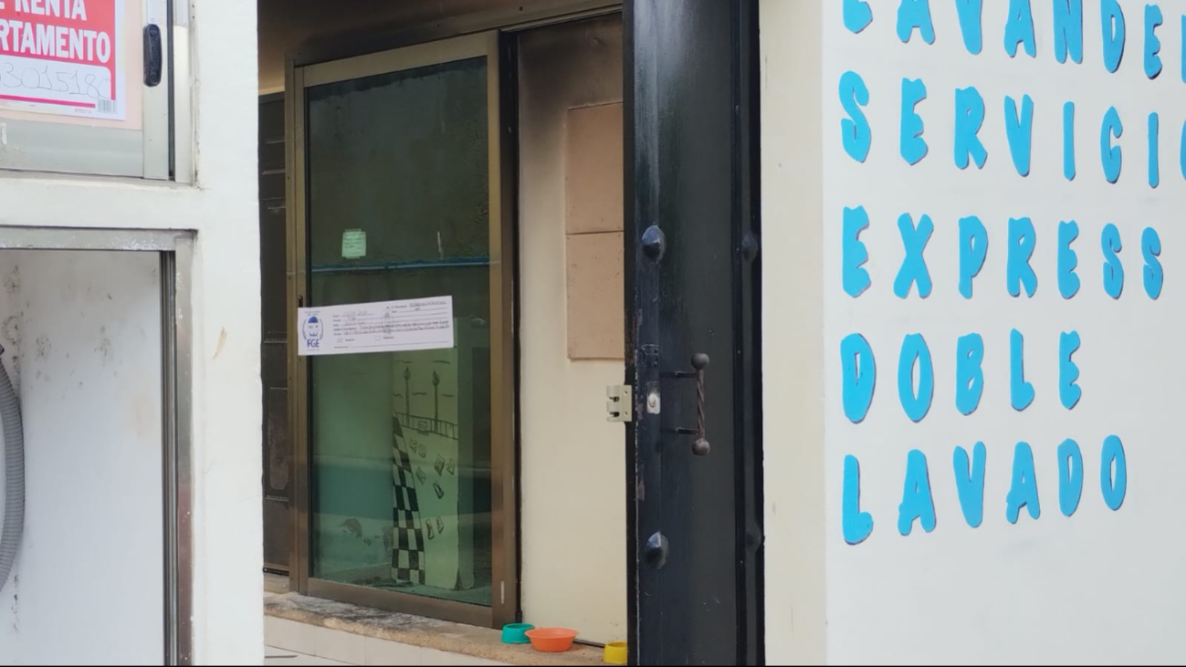La mujer fue quemada en su lugar de trabajo, una lavandería La mujer fue quemada en su lugar de trabajo, una lavandería