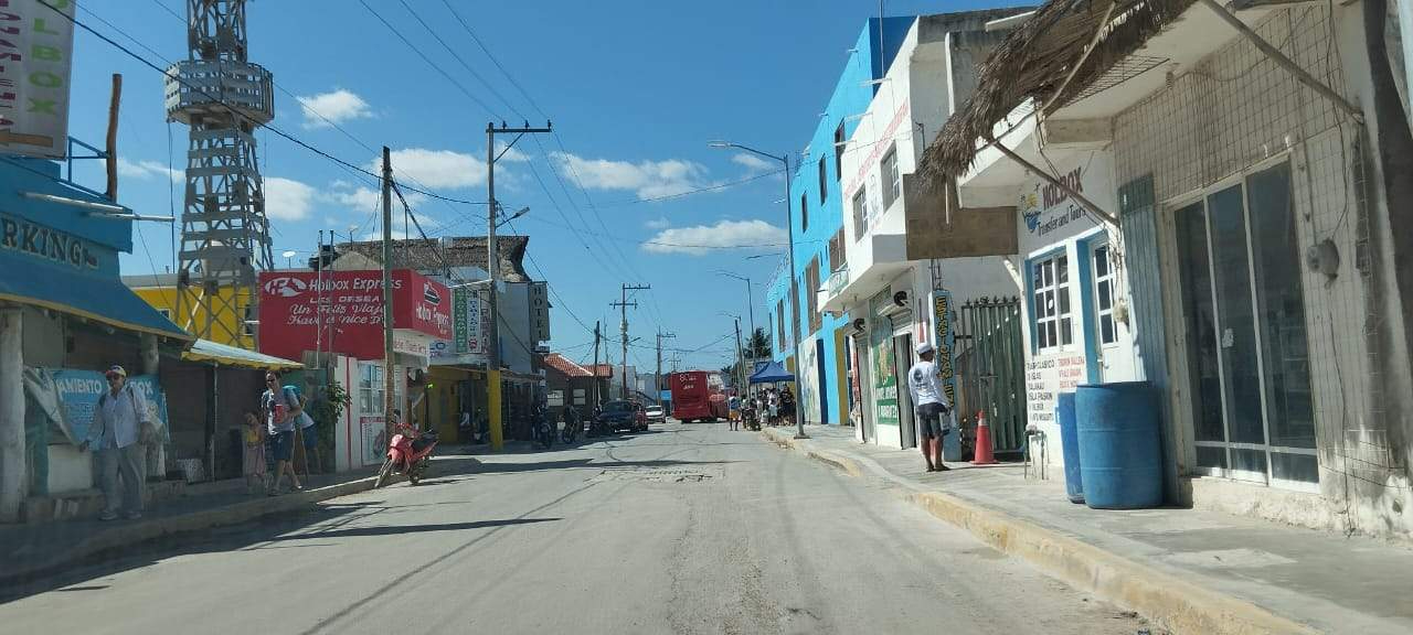 Por medio día, habitantes de Chiquilá no contaron con luz Por medio día, habitantes de Chiquilá no contaron con luz