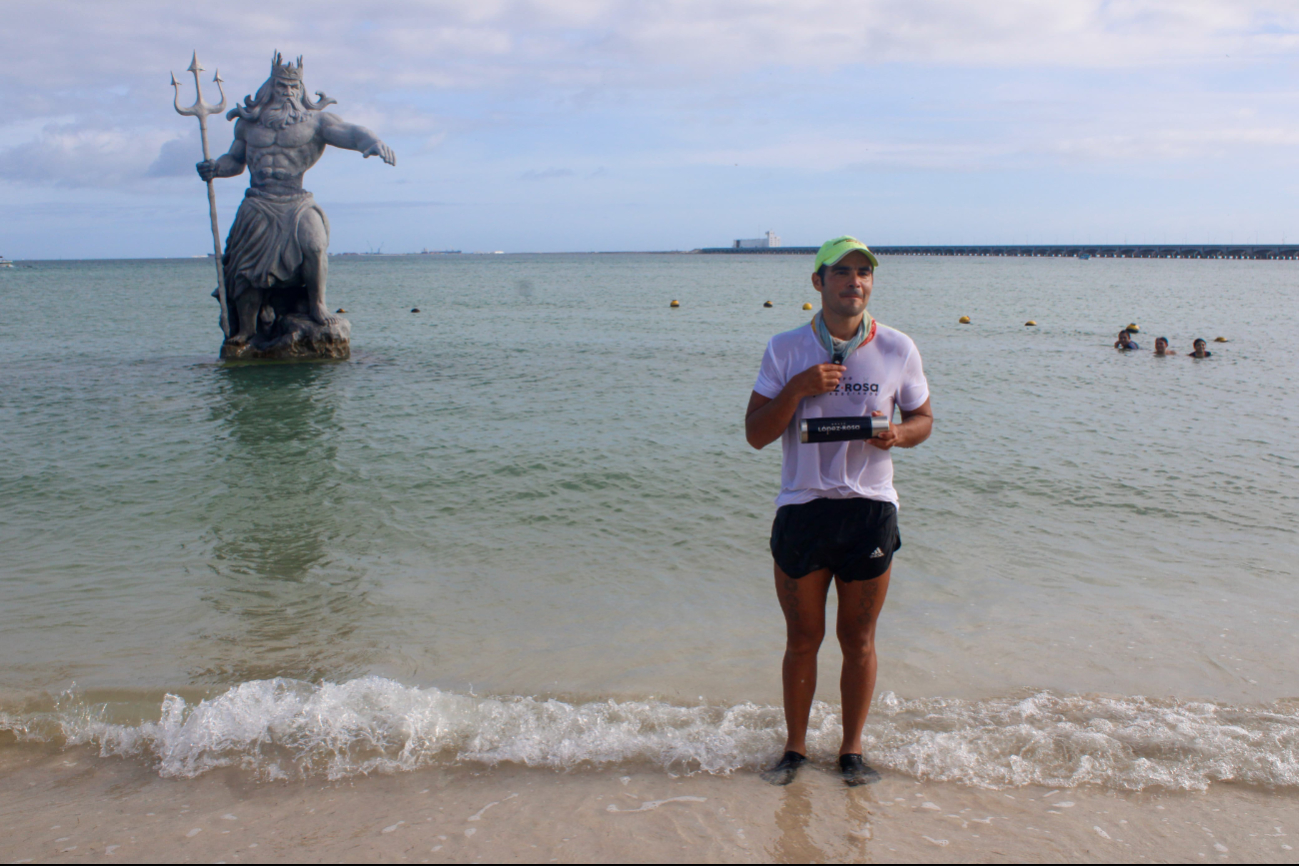 Thiago Rubio nadó 42 kilómetros en la costa yucateca Thiago Rubio nadó 42 kilómetros en la costa yucateca