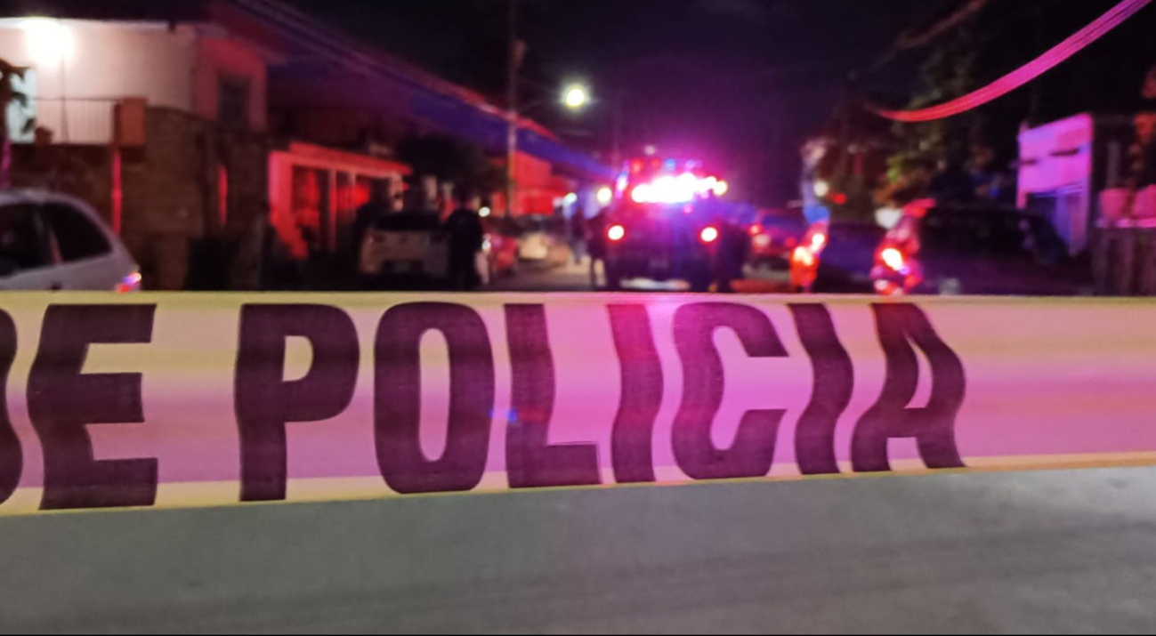 Asesinan a dos personas a balazos en Cancún, una de las víctimas es una mujer
