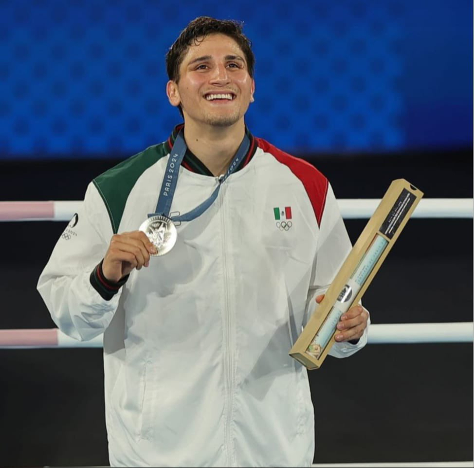Marco Verde, medallista de plata en boxeo