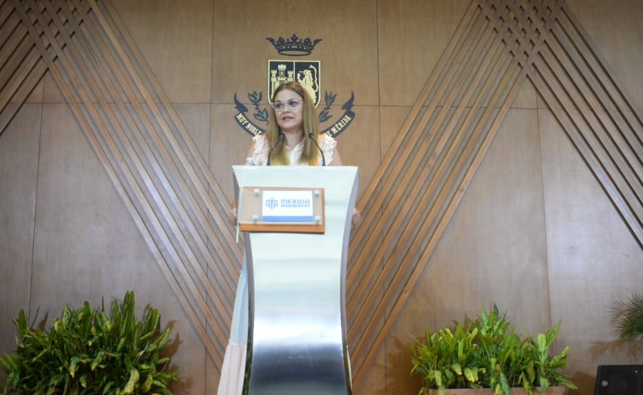 Cecilia Patrón revela avance del 35% en la reparación de baches en Mérida