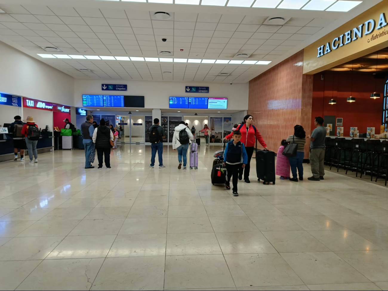 La afluencia de pasajeros en el aeropuerto de Mérida se mantiene con normalidad La afluencia de pasajeros en el aeropuerto de Mérida se mantiene con normalidad
