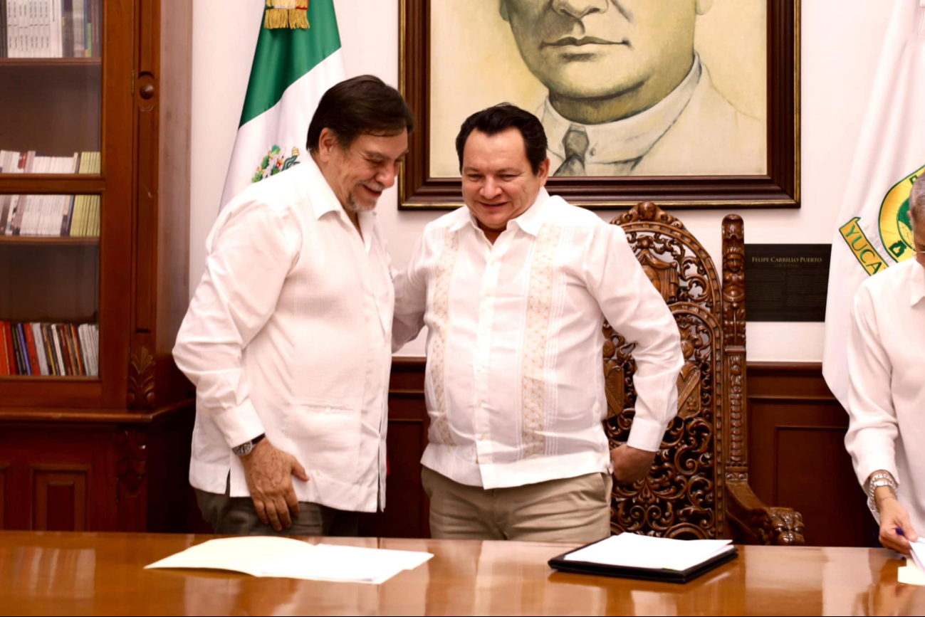 La firma se realizó junto a Pedro Álvarez Icaza, director de la CONANP La firma se realizó junto a Pedro Álvarez Icaza, director de la CONANP