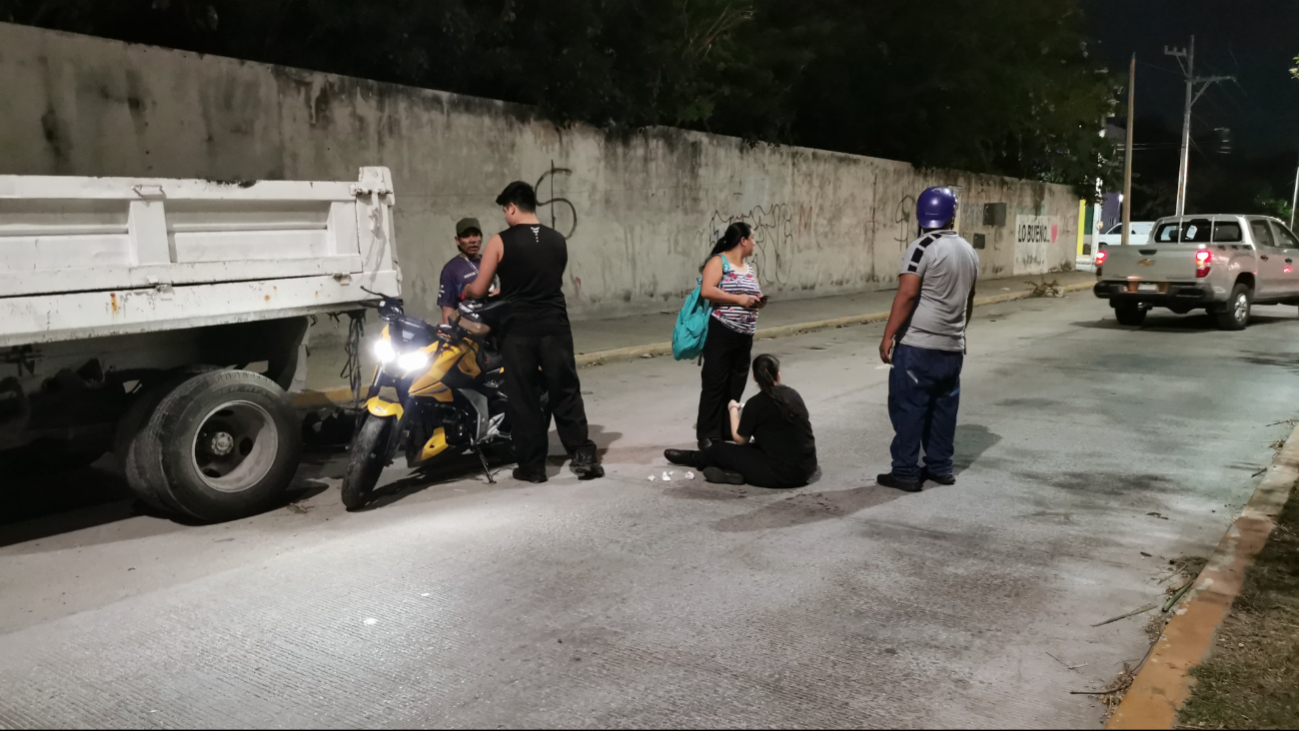 La mujer resultó lesionada y fue atendida por paramédicos de la Cruz Roja Mexicana La mujer resultó lesionada y fue atendida por paramédicos de la Cruz Roja Mexicana
