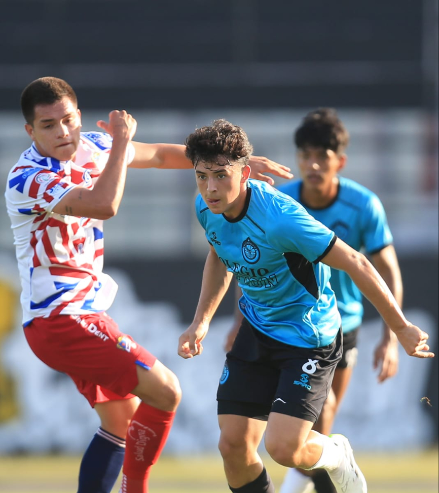 Vela Alatorre, de 20 años, ingresó por Miguel Ramírez en la recta final del juego en el estadio 'La Corregidora Vela Alatorre, de 20 años, ingresó por Miguel Ramírez en la recta final del juego en el estadio 'La Corregidora