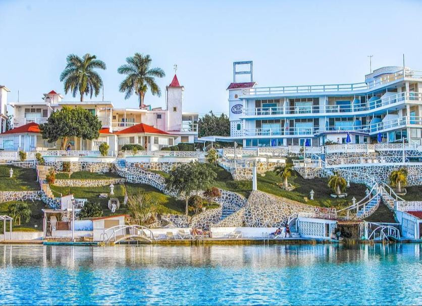 Cada hotelero realizará el ajuste de tarifa que considere adecuado. Cada hotelero realizará el ajuste de tarifa que considere adecuado.