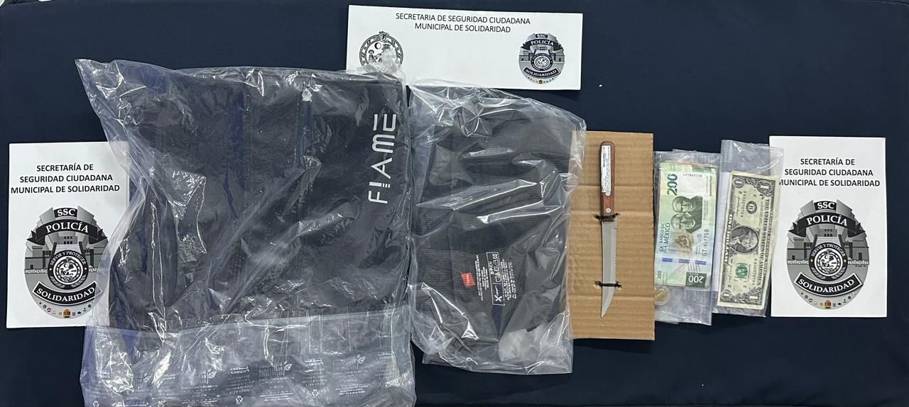 Fue el dependiente de la tienda quien señaló al responsable del robo Fue el dependiente de la tienda quien señaló al responsable del robo