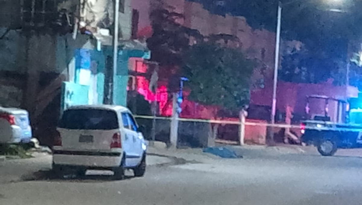 Hallan a un hombre sin vida en calles de Villas del Sol, en Playa del Carmen