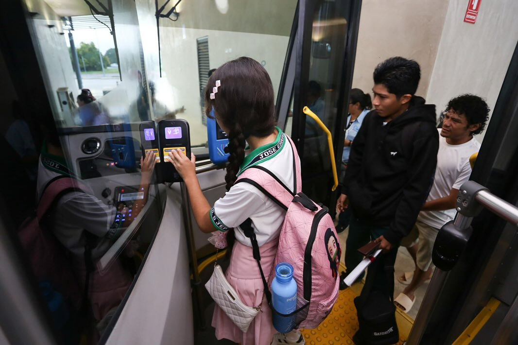Estudiantes deberán a realizar el cambio de su tarjeta Va y Ven Estudiantes deberán a realizar el cambio de su tarjeta Va y Ven