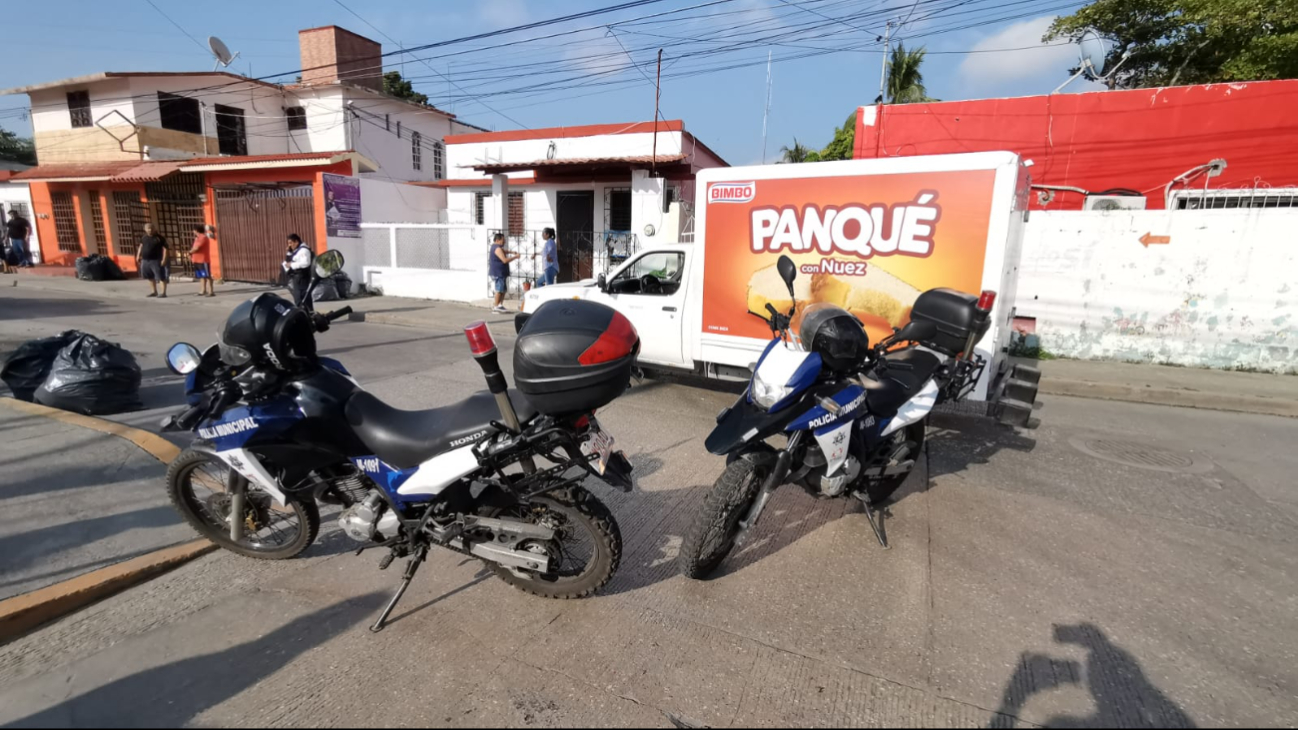 La conductora de una camioneta Nissan intentó reincorporarse a la calle 38 La conductora de una camioneta Nissan intentó reincorporarse a la calle 38