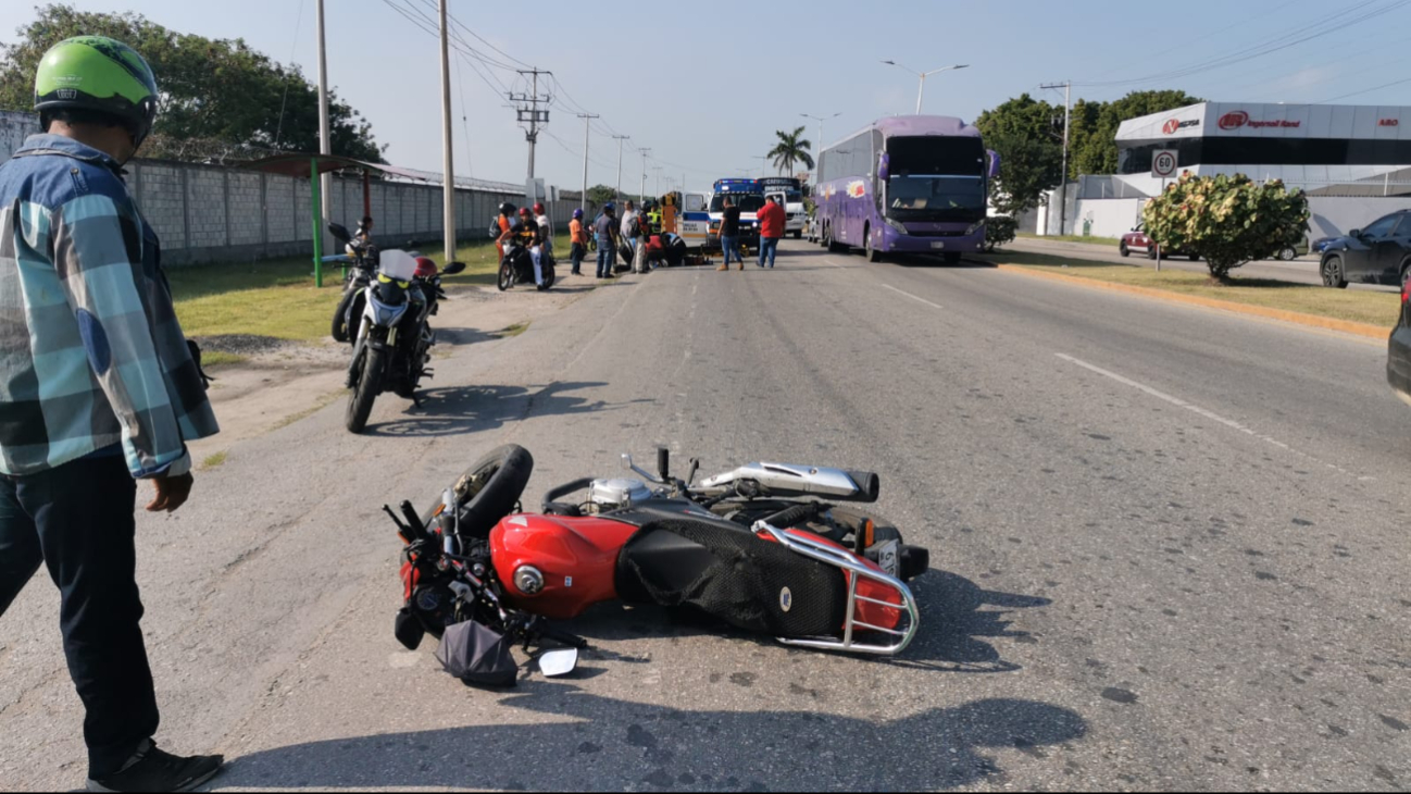 Un hombre identificado como Ricardo fue atropellado por un motociclista