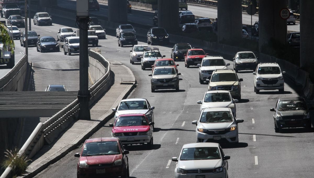 El Hoy No Circula es una medida ambiental implementada para reducir las emisiones de gases contaminantes El Hoy No Circula es una medida ambiental implementada para reducir las emisiones de gases contaminantes