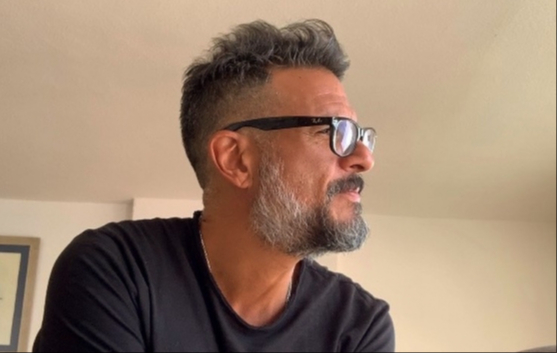 ¿Quién es el poeta mexicano Julio Trujillo, desaparecido en Inglaterra?