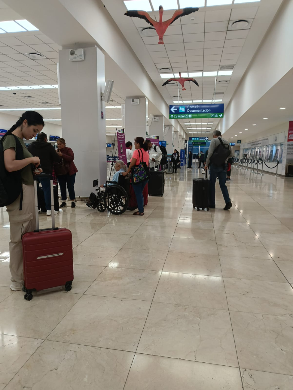 Hay una lenta movilidad de pasajeros este miércoles en el aeropuerto de Mérida Hay una lenta movilidad de pasajeros este miércoles en el aeropuerto de Mérida