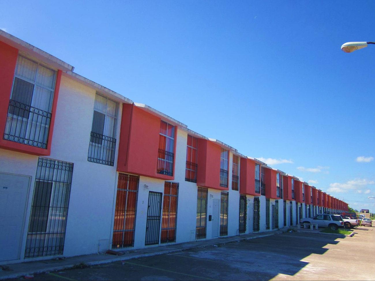Precio promedio de una vivienda dificulta enormemente su asequibilidad. Precio promedio de una vivienda dificulta enormemente su asequibilidad.