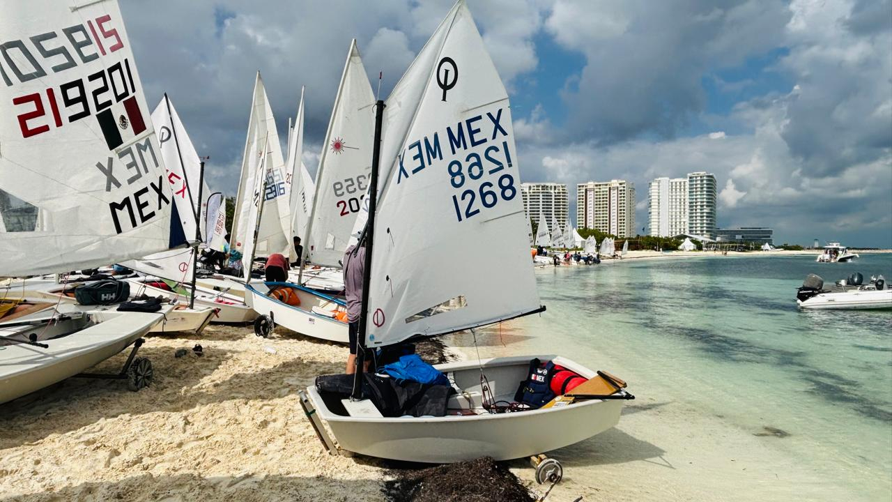 Con más de 500 veleritas de 25 países arrancó “El Mayan Wind Fest Cancún 2025”