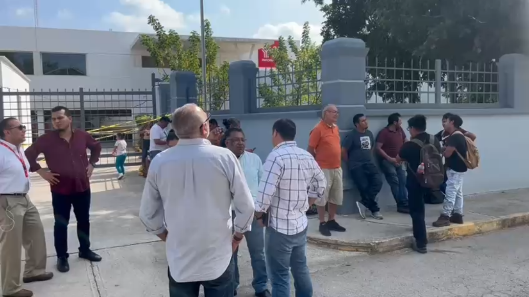 Los afectados no cesarán sus protestas hasta que el Infonavit les resuelva Los afectados no cesarán sus protestas hasta que el Infonavit les resuelva