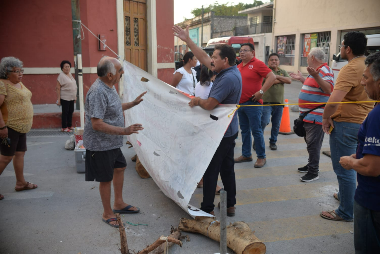 Comerciantes de la zona indican que las pérdidas económicas oscilan entre el 40% y el 70% Comerciantes de la zona indican que las pérdidas económicas oscilan entre el 40% y el 70%