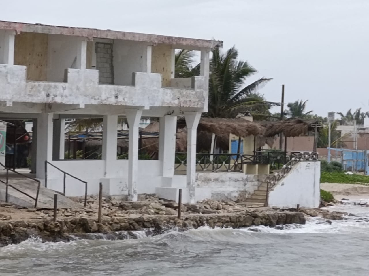 Erosión en playas de Progreso, imparable; abarca desde Chicxulub hasta Chuburná