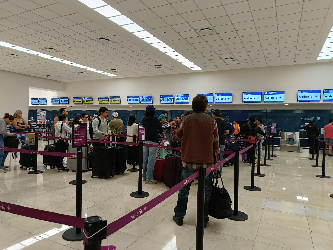El aeropuerto de Mérida continúa con operaciones regulares El aeropuerto de Mérida continúa con operaciones regulares