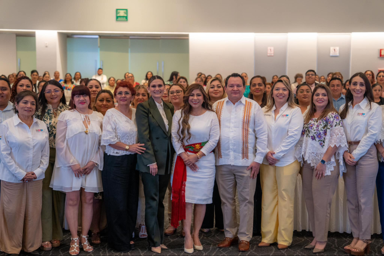 El Encuentro Estatal de los Sistemas de DIF Municipales se realizó en el Centro de Convenciones Siglo XXI El Encuentro Estatal de los Sistemas de DIF Municipales se realizó en el Centro de Convenciones Siglo XXI