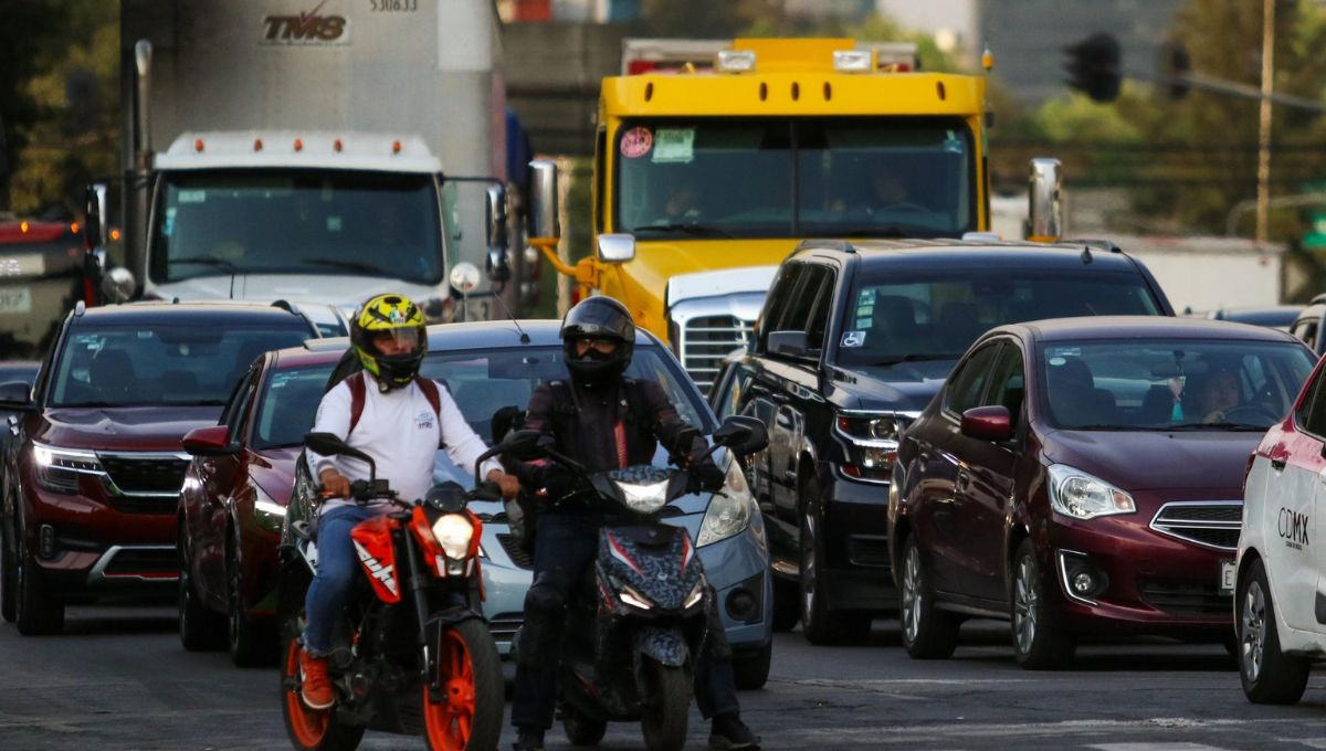 El programa Hoy No Circula es una política de control vehicular que busca disminuir la contaminación atmosférica El programa Hoy No Circula es una política de control vehicular que busca disminuir la contaminación atmosférica
