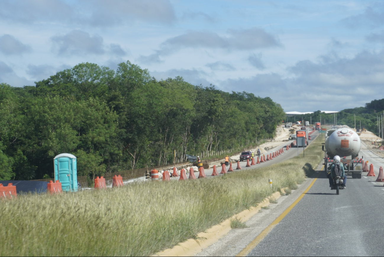 El tren tendrá 15.2 km de trayecto, 14 estaciones, y capacidad para 300 usuarios El tren tendrá 15.2 km de trayecto, 14 estaciones, y capacidad para 300 usuarios