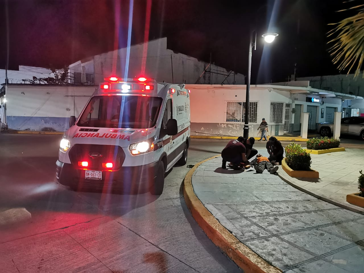 Ebrio causa percance en la Belisario y huye