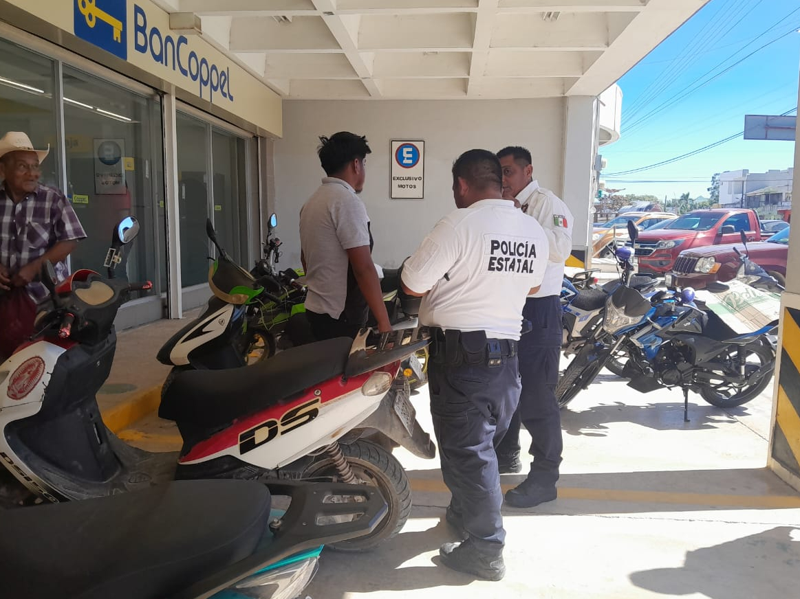 Joven de Escárcega es estafado con 30 mil pesos tras retirar dinero del banco