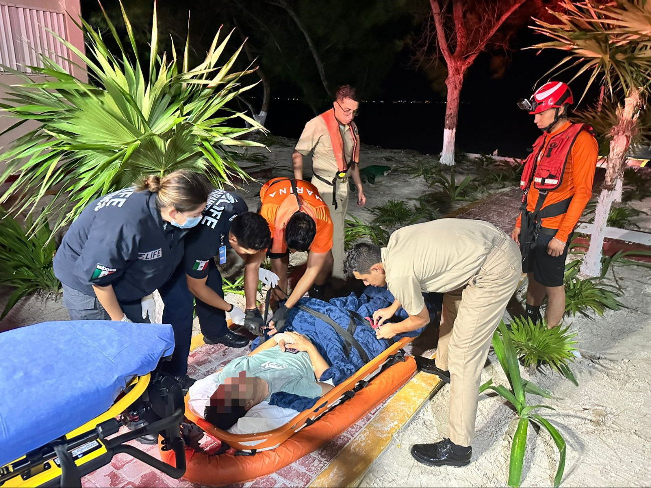 Quinta Región Naval de Isla Mujeres realiza evacuación médica de un extranjero en un crucero