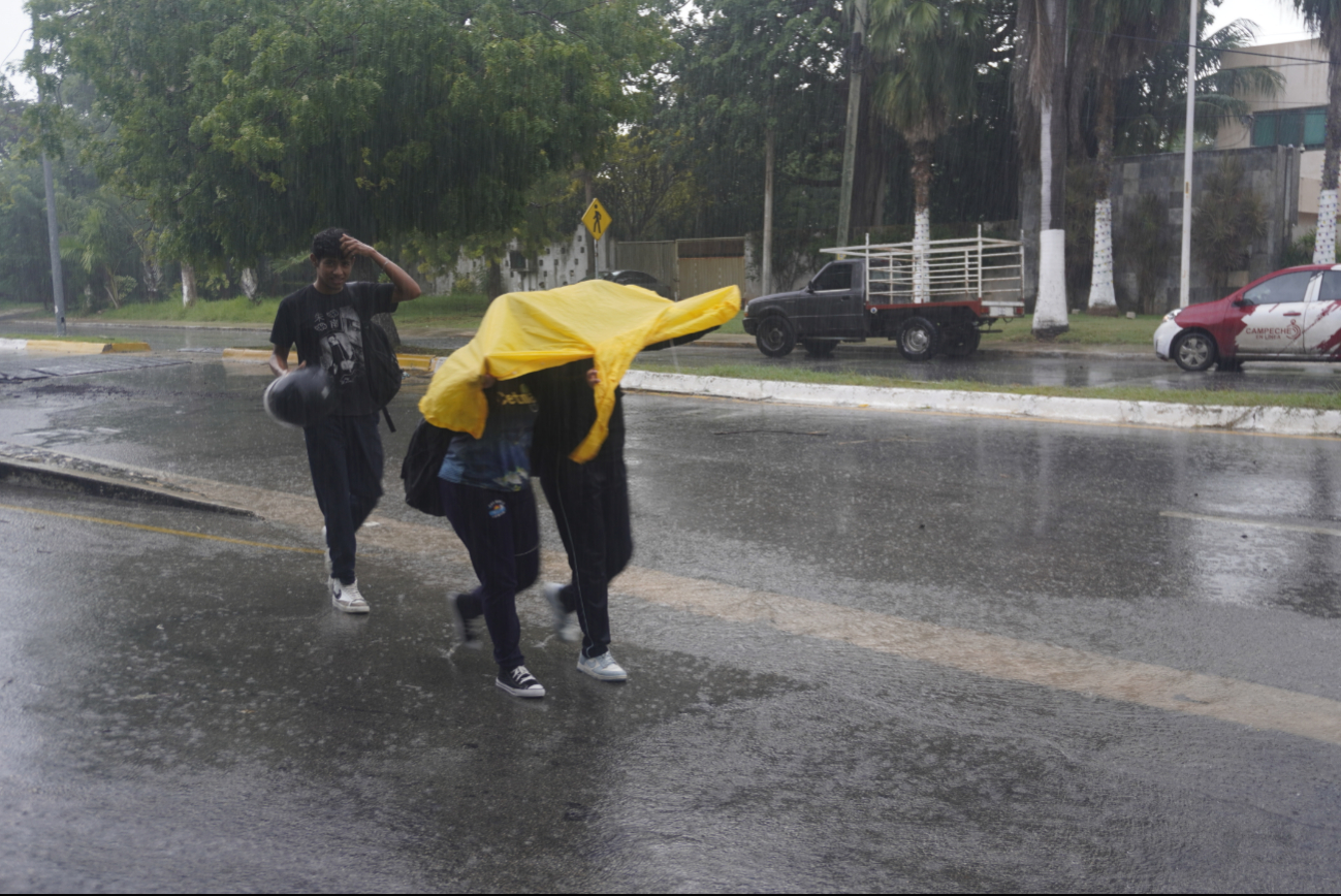 Exhorta a la población a tomar sus previsiones