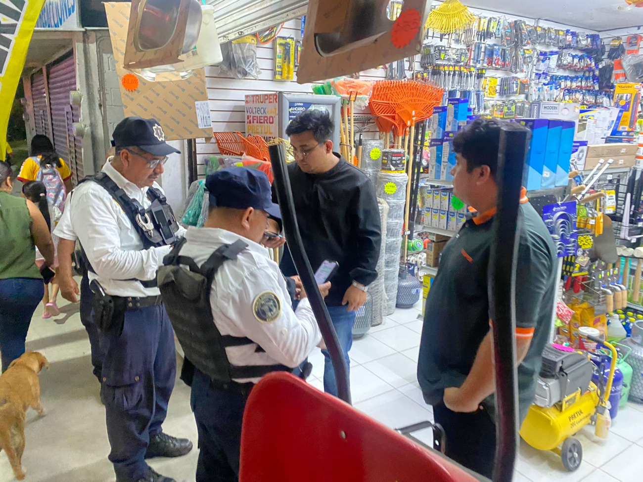 Los policías buscaron sin éxito a los sospechosos Los policías buscaron sin éxito a los sospechosos
