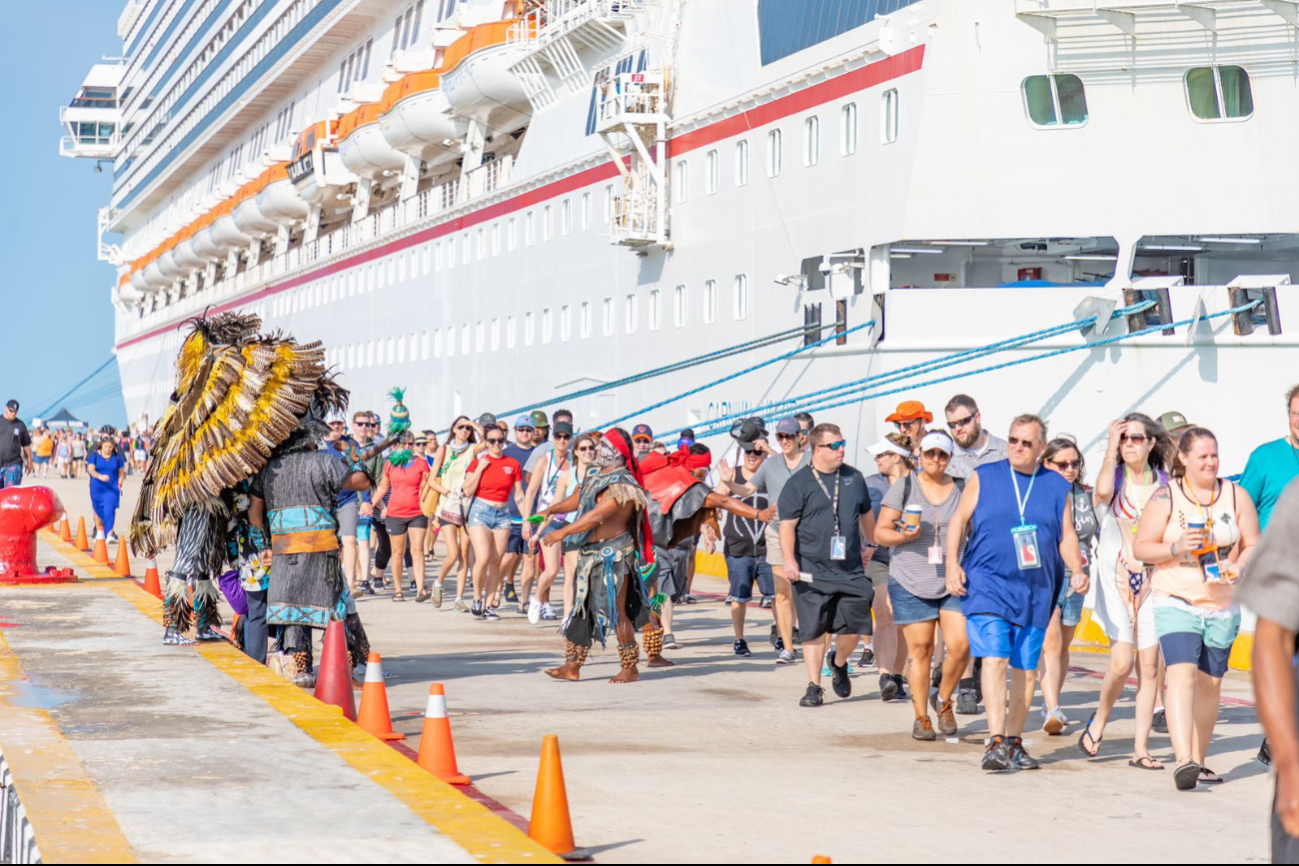 El 2024 cerró con 104 arribos efectivos de hoteles flotantes, con más de 317 mil 208 turistas. El 2024 cerró con 104 arribos efectivos de hoteles flotantes, con más de 317 mil 208 turistas.