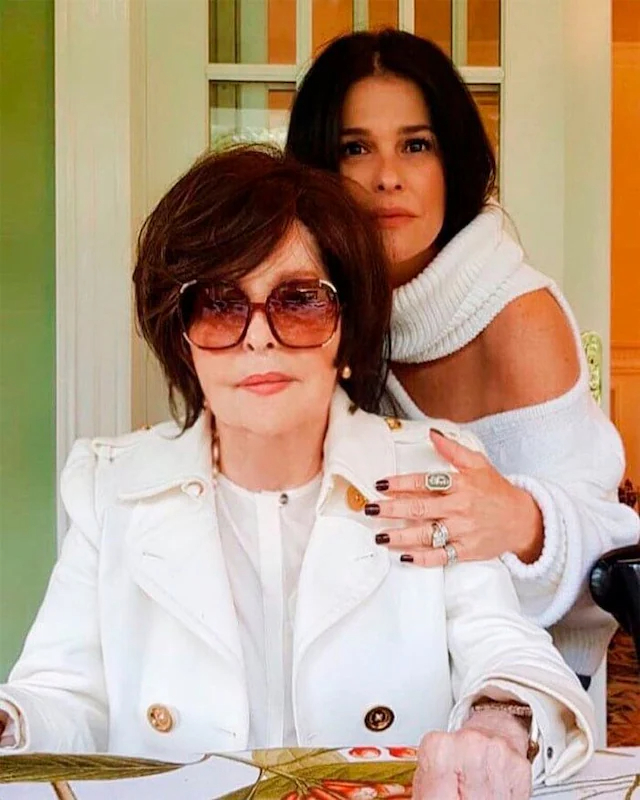 Mamá de Martha y ella Mamá de Martha y ella