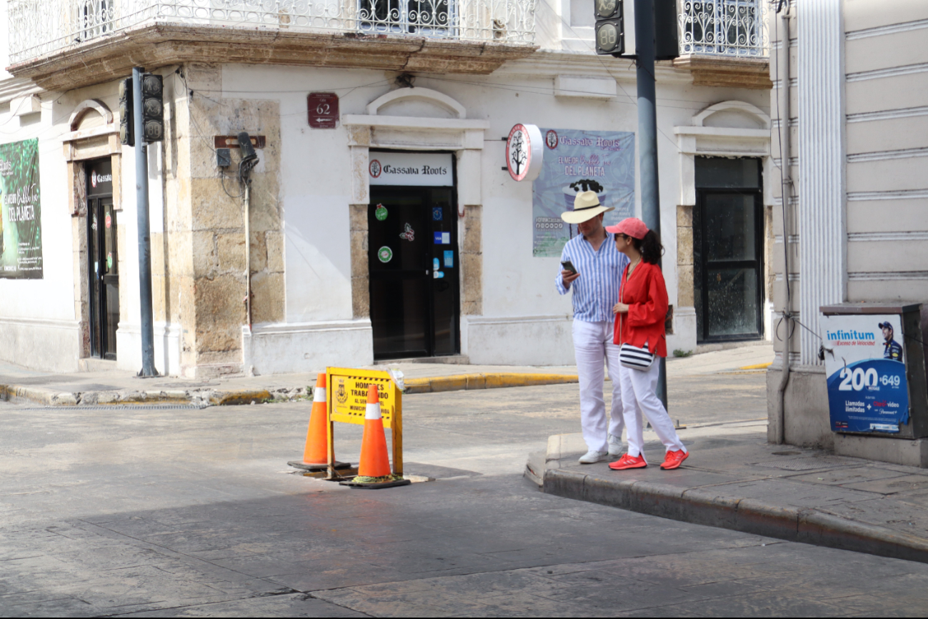 Varias calles del Centro Histórico tienen agujeros que podrían causar una caída o lesión Varias calles del Centro Histórico tienen agujeros que podrían causar una caída o lesión