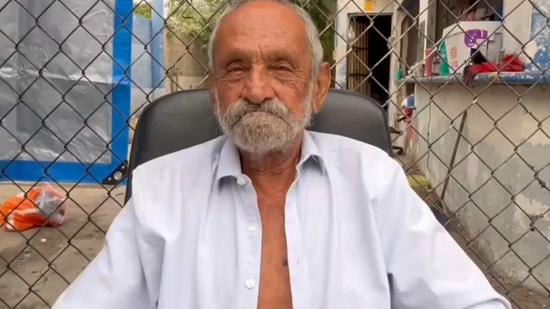 Don José contó su historia y reveló cual fue la causa del incendio que quemó parte del predio en donde habita Don José contó su historia y reveló cual fue la causa del incendio que quemó parte del predio en donde habita