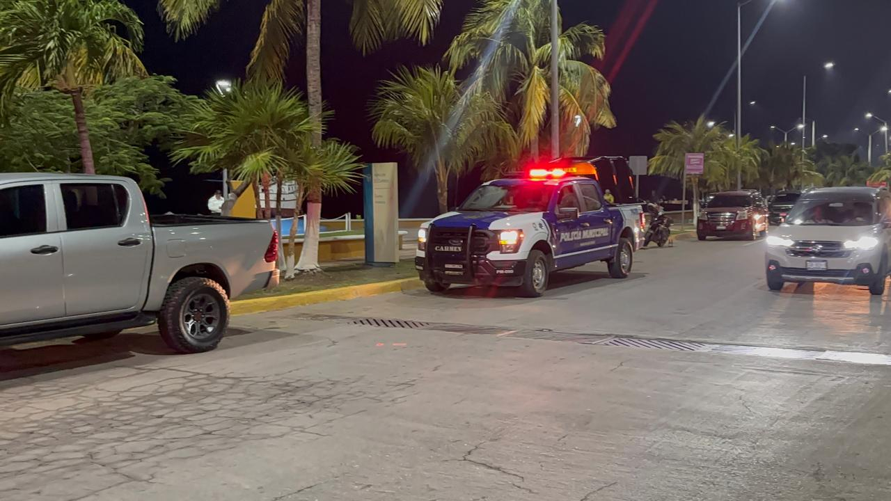 Reporte de sujeto caído al mar  moviliza a policías en el malecón de Ciudad del Carmen
