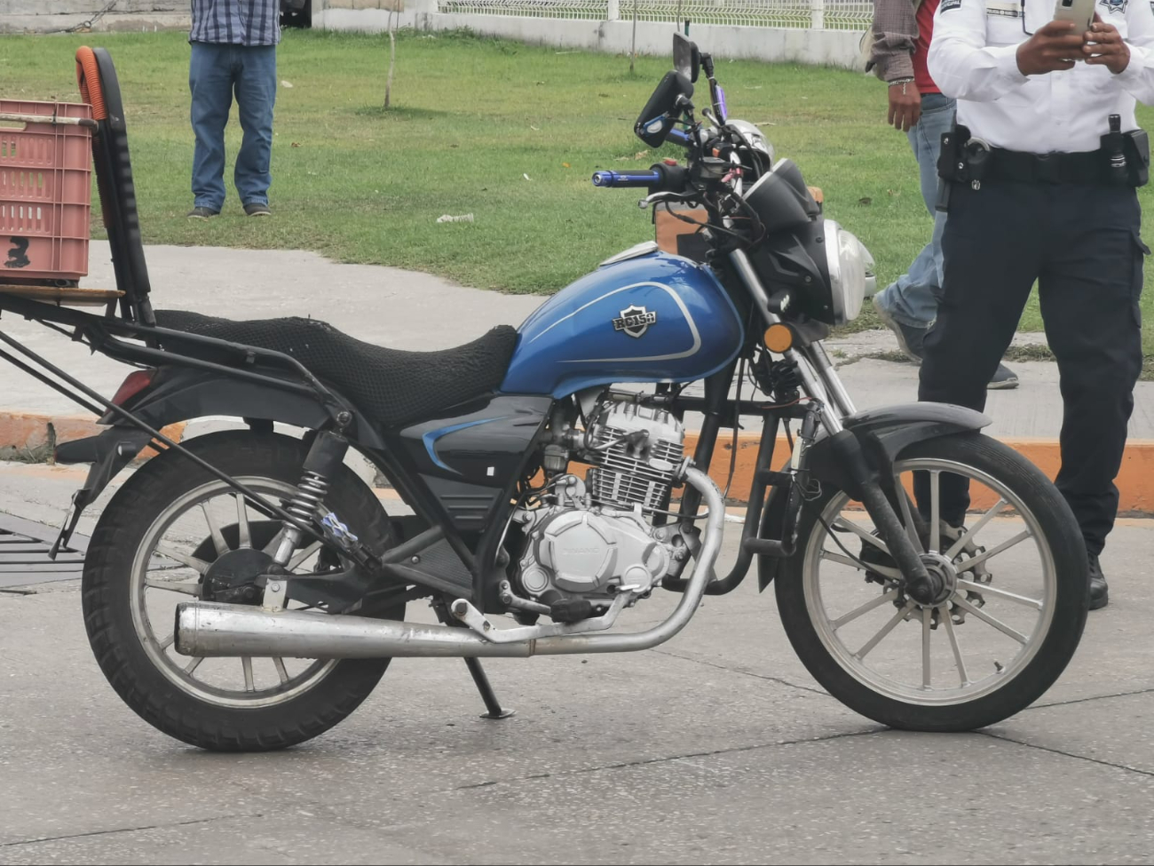 Los heridos viajaban en una motocicleta Italika Los heridos viajaban en una motocicleta Italika