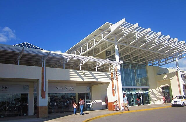 Adulto mayor es asaltado a punta de pistola en Plaza las Américas de Chetumal
