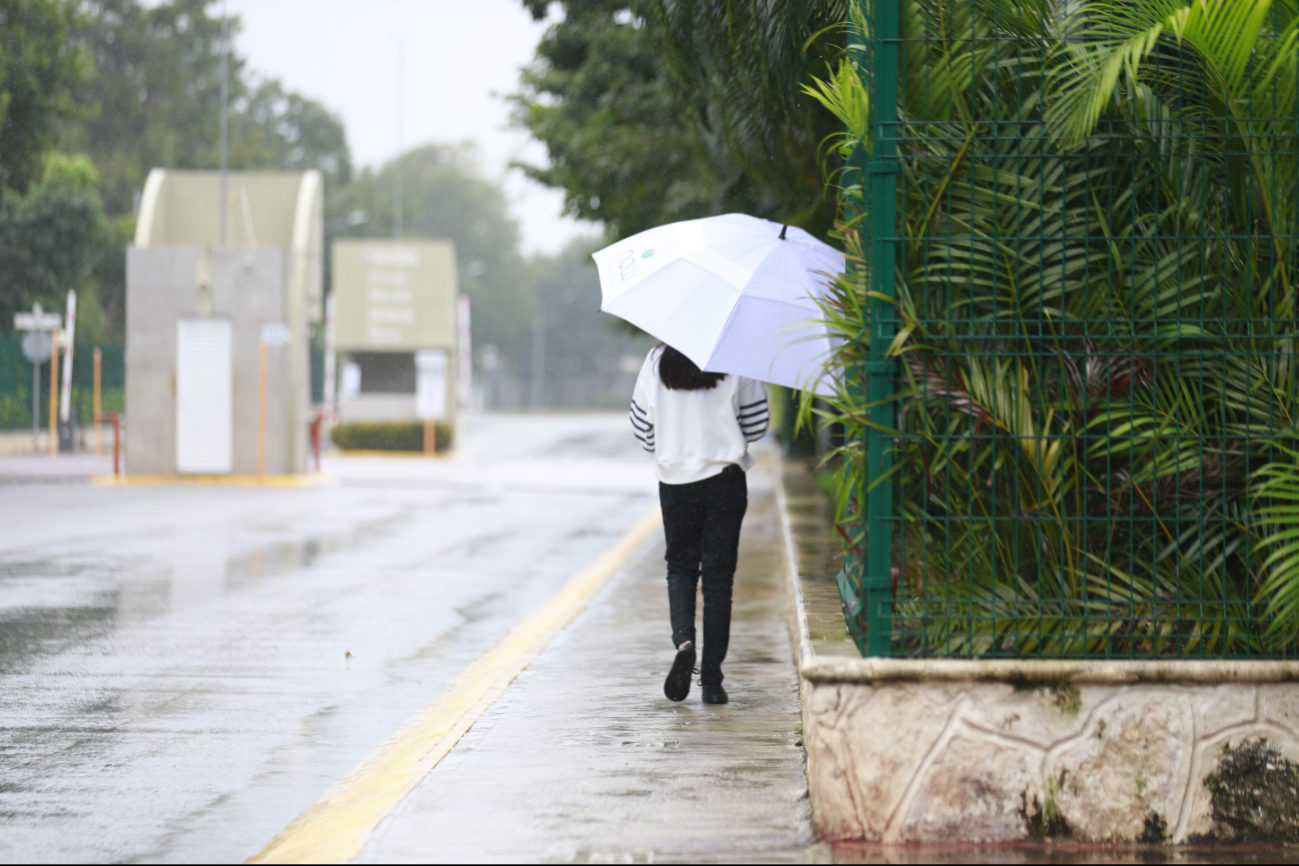 Recomiendan no guardar ni el impermeable y ni el paraguas Recomiendan no guardar ni el impermeable y ni el paraguas