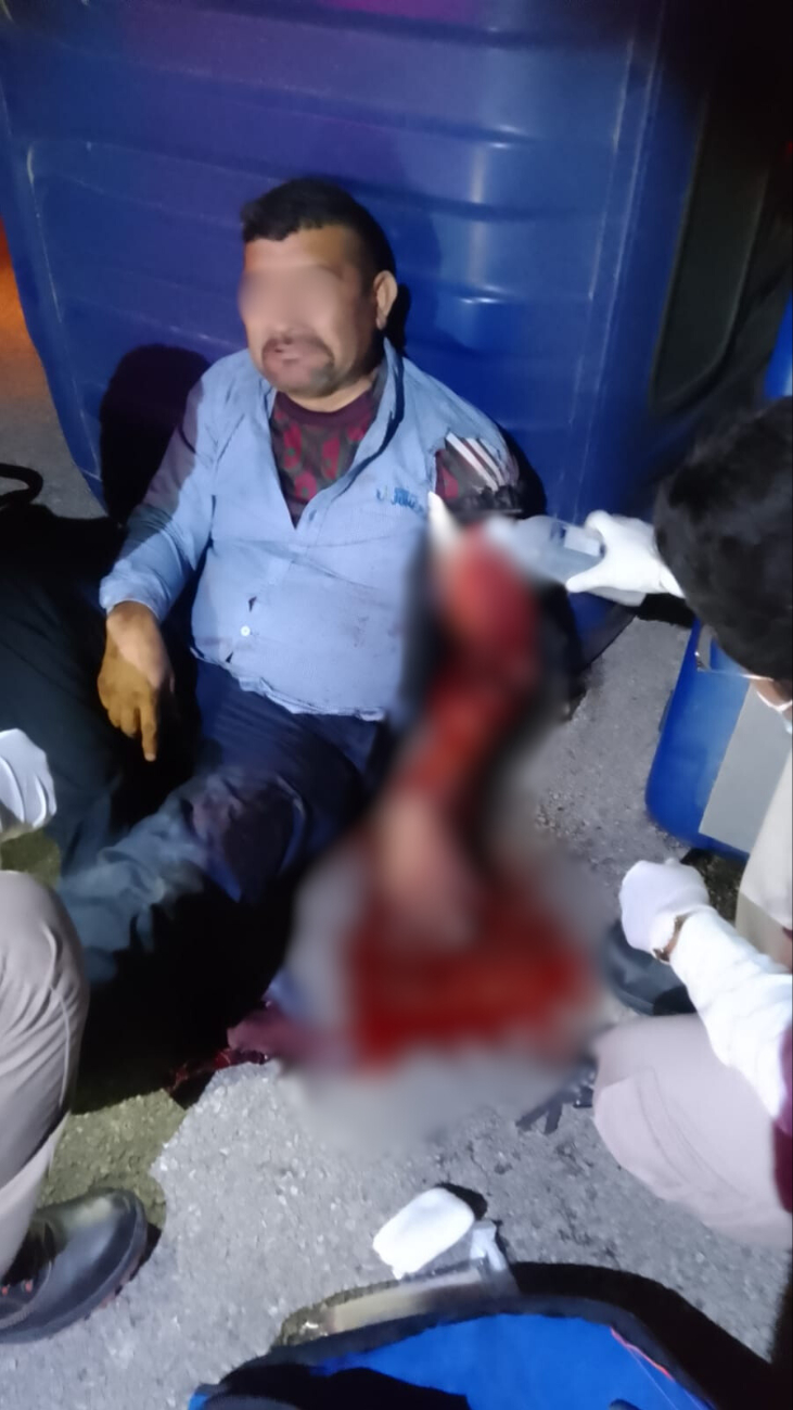 El herido fue estabilizado por el SAMU y trasladado al hospital IMSS-Bienestar Janell Romero Aguilar El herido fue estabilizado por el SAMU y trasladado al hospital IMSS-Bienestar Janell Romero Aguilar